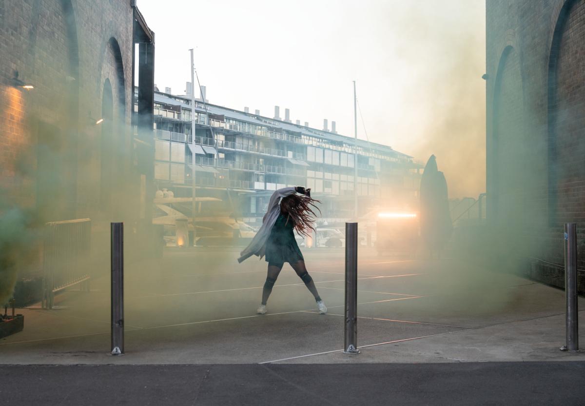 Sole dancer at Efectos Especiales.